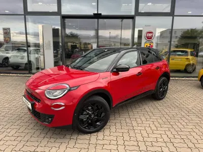 Neu Fiat 600 Abarth 145 PS (106 kW) 2025 Rot SUV