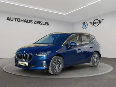 Gebraucht BMW 220 Active Tourer Luxury Line 150 PS (110 kW) 2025 Phytonicblau Van / Kleinbus