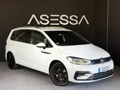 Gebraucht VW Touran Highline 150 PS (110 kW) 2019 Weiß Van / Kleinbus