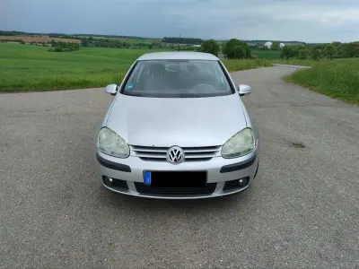 Gebraucht VW Golf IV 100 PS (73 kW) 2005 Silber Limousine