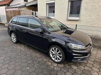 Gebraucht VW Golf VII Highline 150 PS (110 kW) 2019 Schwarz Kombi
