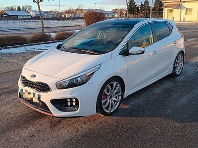 Weiß Gebraucht 2018 Kia Ceed GT-Track Kleinwagen | 14.800 € (Fairer Preis)
