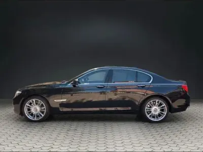 Gebraucht BMW 750 408 PS (300 kW) 2009 Schwarz Limousine