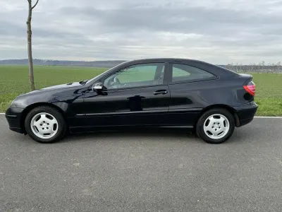 Gebraucht Mercedes C180 143 PS (105 kW) 2004 Schwarz Coupé