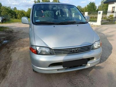 Gebraucht Toyota HiAce 75 PS (55 kW) 2002 Silber Van / Kleinbus