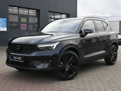 Używany Volvo XC40 Plus 163 KM (119 kW) 2025 Czarny SUV