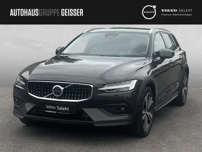 Gebraucht Volvo V60 CC Plus 197 PS (144 kW) 2023 Platinum grey Kombi