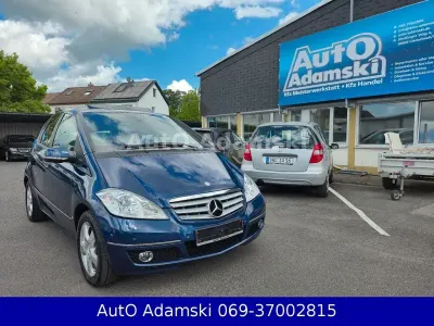 Gebraucht Mercedes A180 Avantgarde 116 PS (85 kW) 2010 Blau Van / Kleinbus