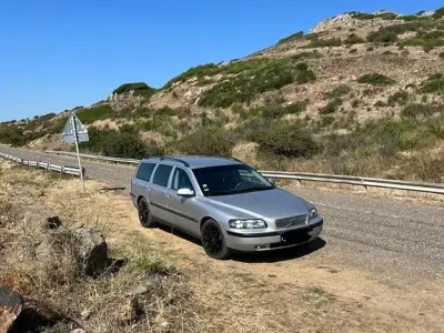 Second-hand Volvo V70 140 CP (102 kW) 2001 Argintiu Break