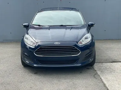 Gebraucht Ford Fiesta Trend 101 PS (74 kW) 2015 Blau Kleinwagen