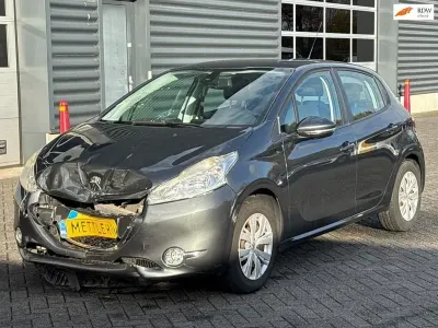 Gebraucht Peugeot 208 Envy 82 PS (60 kW) 2014 Grau Kleinwagen