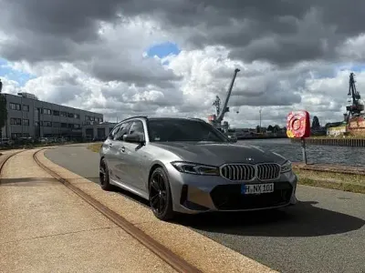 Gebraucht BMW 320 M Sport 190 PS (139 kW) 2024 Grau Kombi