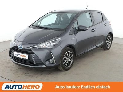 Gebraucht Toyota Yaris Hybrid Club 101 PS (74 kW) 2018 Grau Kleinwagen