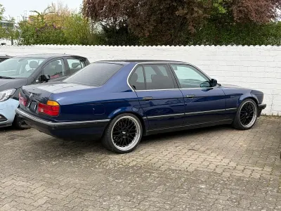 Second-hand BMW 730 188 CP (138 kW) 1990 Albastru Berlinǎ