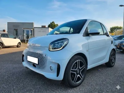 Używany Smart ForTwo Coupé Exclusive 60 kW (82 KM) 2023 Biały Hatchback