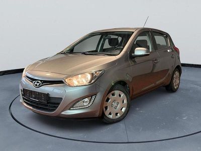 Gebraucht Hyundai i20 Style 90 PS (66 kW) 2013 Grau Kleinwagen