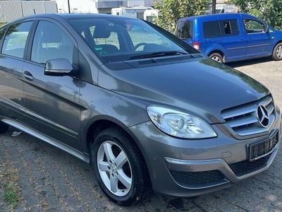 Mercedes B200