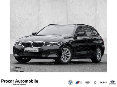 Schwarz Gebraucht 2021 BMW 318 Advantage Kombi | 21.999 € (Fairer Preis)