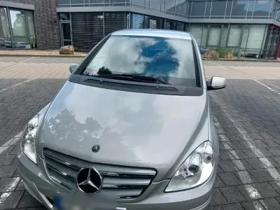Gebraucht Mercedes B180 109 PS (80 kW) 2008 Grau Van / Kleinbus