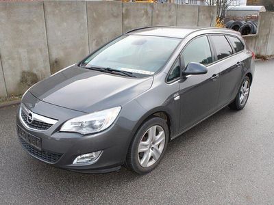 Usata Opel Astra Design Edition 125 CV (91 kW) 2011 Grigio Station wagon