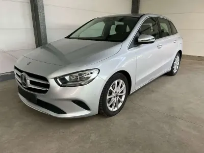 Gebraucht Mercedes B180 Business 116 PS (85 kW) 2020 Iridiumsilber Van / Kleinbus