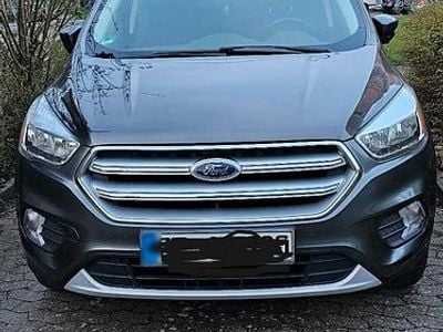 Usata Ford Kuga 120 CV (88 kW) 2017 Grigio SUV
