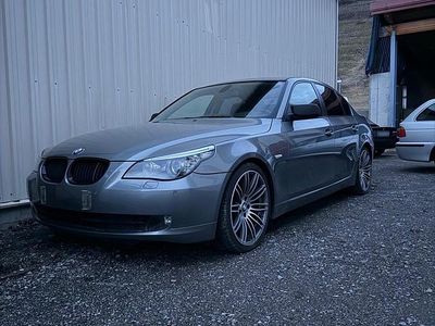 Gebraucht BMW 525 218 PS (160 kW) 2007 Grau Limousine