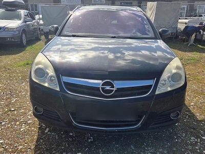 Gebraucht Opel Signum 150 PS (110 kW) 2006 Schwarz Kleinwagen