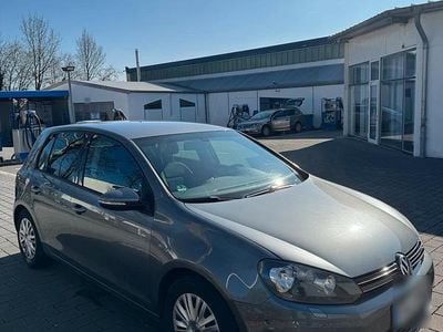 Gebraucht VW Golf VI 105 PS (77 kW) 2011 Grau Kleinwagen