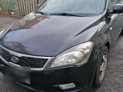 Gebraucht Kia Ceed 90 PS (66 kW) 2010 Schwarz Kleinwagen