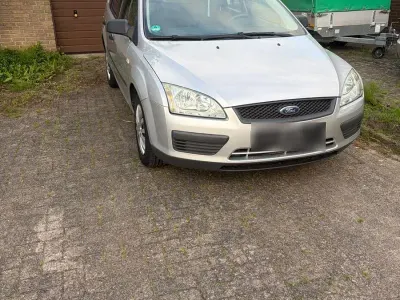 Gebraucht Ford Focus Ambiente 109 PS (80 kW) 2006 Silber Kombi