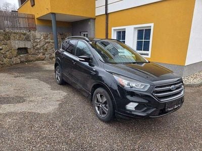 Gebraucht Ford Kuga ST-Line 120 PS (88 kW) 2017 Schwarz SUV
