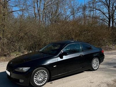 Gebraucht BMW 330 245 PS (180 kW) 2010 Schwarz Coupé