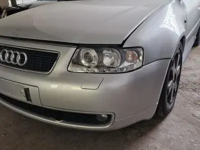 Używany Audi S3 Sport 209 KM (153 kW) 2000 Srebrny Hatchback