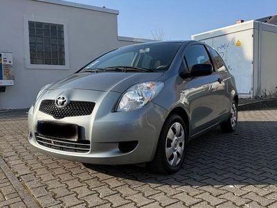Grau Gebraucht 2006 Toyota Yaris Kleinwagen | 2.200 € (Teuer)