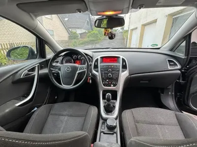 Gebraucht Opel Astra Sport 103 PS (75 kW) 2010 Schwarz Kombi