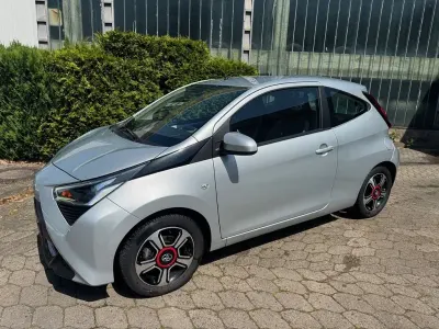 Gebraucht Toyota Aygo X-play 72 PS (52 kW) 2021 Silber Kleinwagen