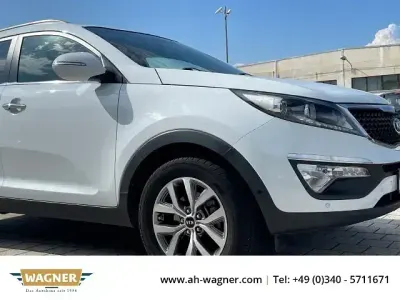 Gebraucht Kia Sportage DREAM-TEAM Edition 135 PS (99 kW) 2015 Weiß SUV