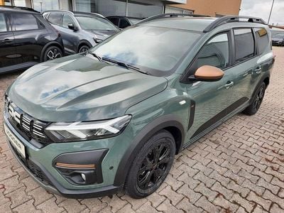 Neu Dacia Jogger Extreme 101 PS (74 kW) 2025 Grün Van / Kleinbus