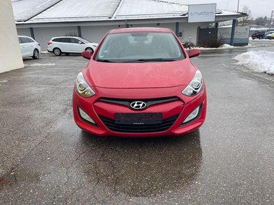 Gebraucht Hyundai i30 Classic 99 PS (72 kW) 2012 Rot Limousine