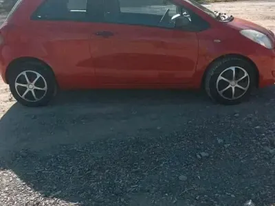 Brugt Toyota Yaris 69 HK (50 kW) 2007 Rød Hatchback