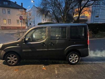Braun Gebraucht 2006 Fiat Doblò Van / Kleinbus | 3.000 € (Teuer)