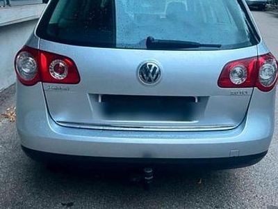 Gebraucht VW Passat 140 PS (102 kW) 2010 Grau Kombi