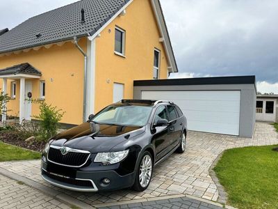 gebraucht Skoda Superb 2.0 TDI DSG 125kW Scout Aut Elegance