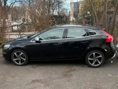Gebraucht Volvo V40 150 PS (110 kW) 2014 Schwarz Limousine