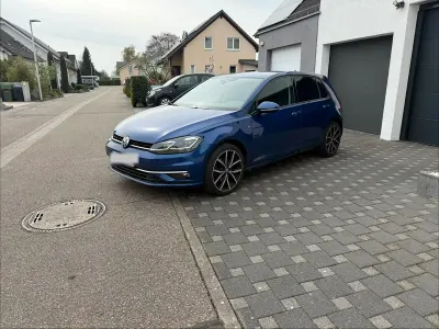 Gebraucht VW Golf VII 116 PS (85 kW) 2019 Blau Limousine