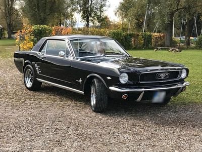 Second-hand Ford Mustang GT 220 CP (161 kW) 1966 Negru Coupe