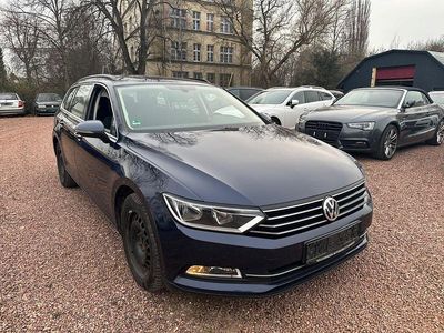 Gebraucht VW Passat Comfortline 120 PS (88 kW) 2016 Blau Kombi