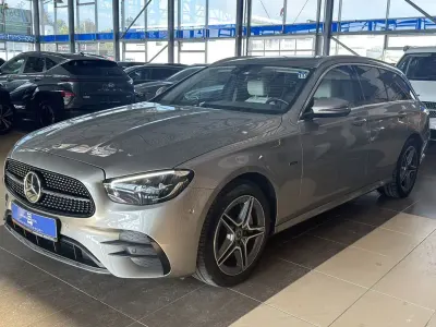 Gebraucht Mercedes E300 AMG line 306 PS (225 kW) 2020 Silber mojavesilber metalliclack (metallic) Kombi