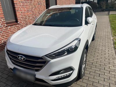 Gebraucht Hyundai Tucson 116 PS (85 kW) 2016 Weiß SUV